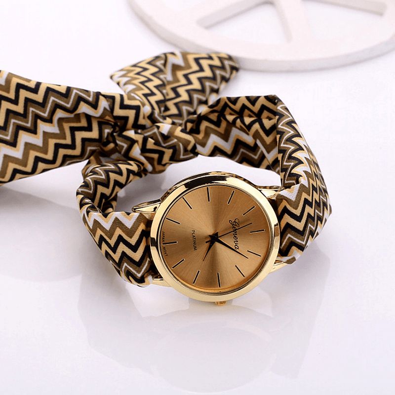 Mode Chic Big Dial Randigt Tygband Dam Kvartsur Armbandsur