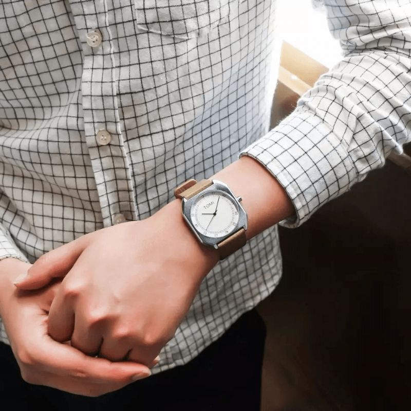 Tomi Mode Herr Watch Ultra Thin Dial Casual Läderrem Kvartsur