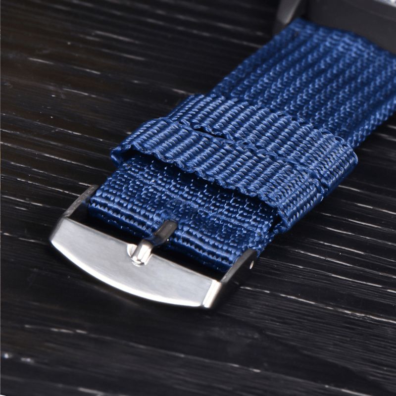 Xinew 2229D Militär Casual Män Nylon Canvas Band Data Display Vattentät Stor Urtavla Sport Kvartsklocka