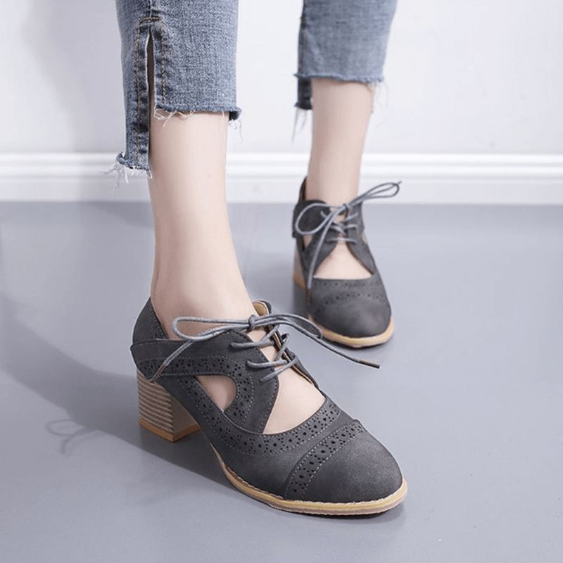 Brogue Snidade Chunky Heel Skor