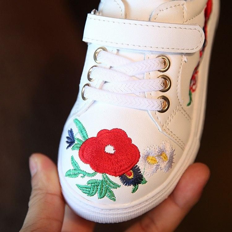 Sneakers För Romantiska Flickor Med Blommor